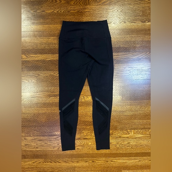 ALO Yoga leggings - Picture 5 of 5